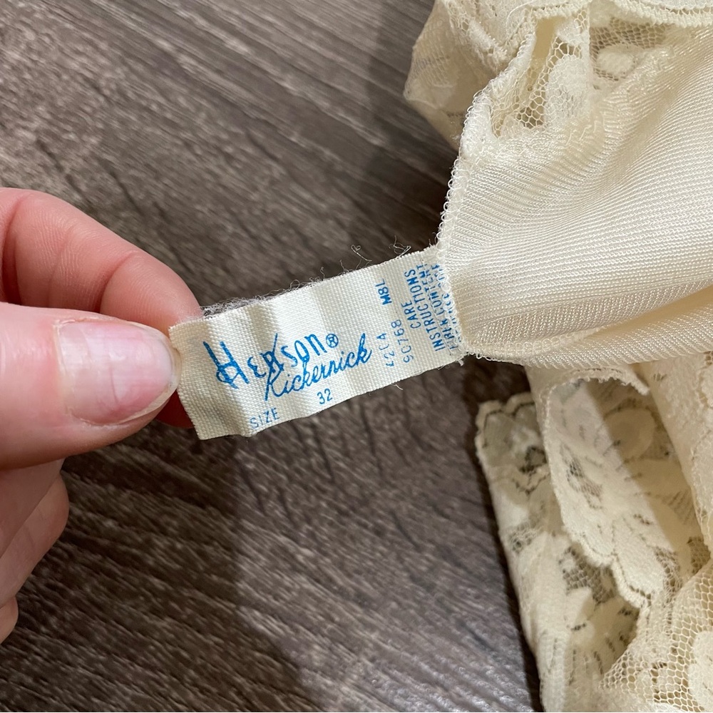 Vintage Elegant Off White Lace Cami Lingerie Top - Picture 8 of 9